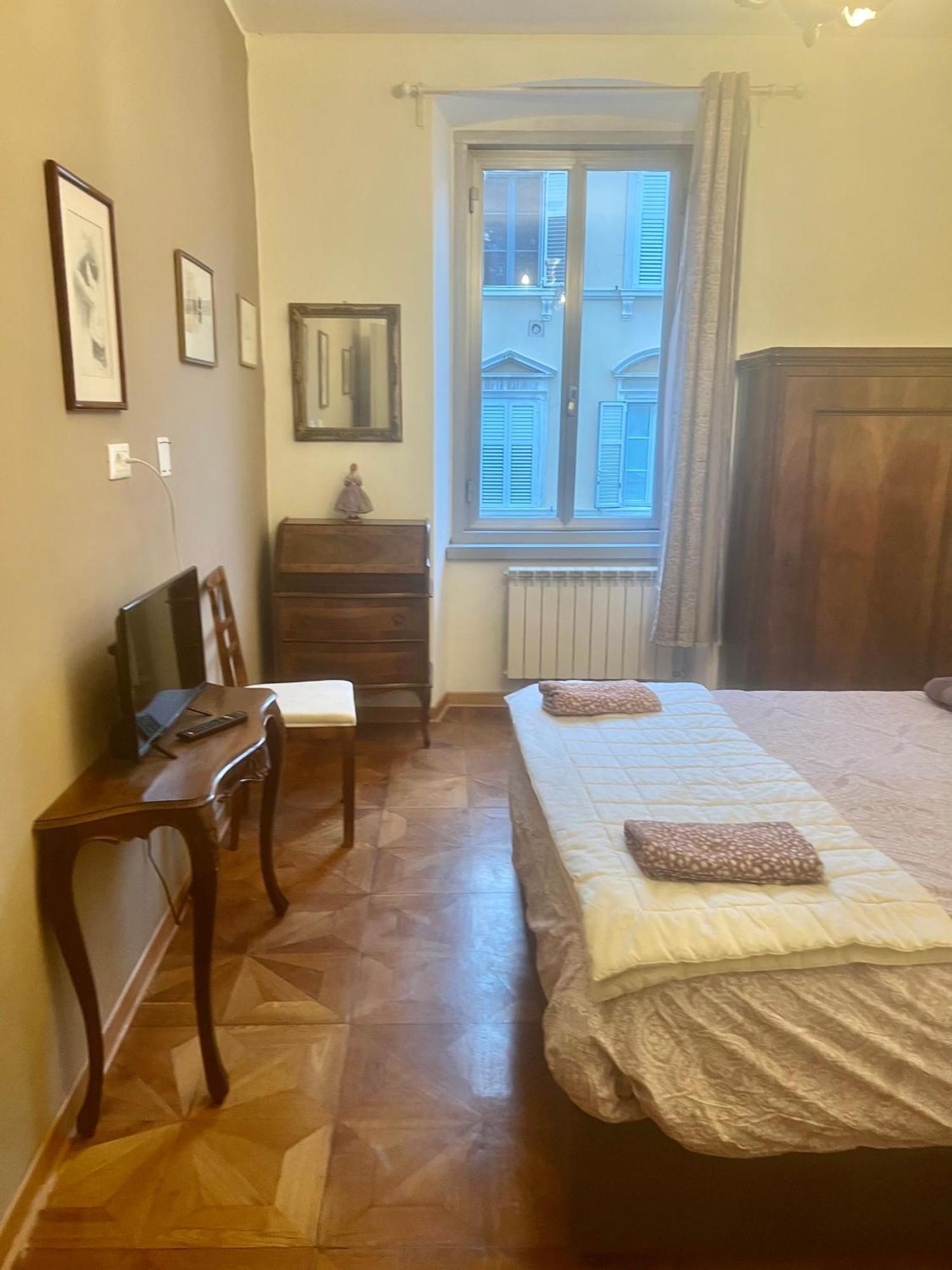 Alla Scalinata Del Teatro Rossetti Parcheggio Trieste Luaran gambar