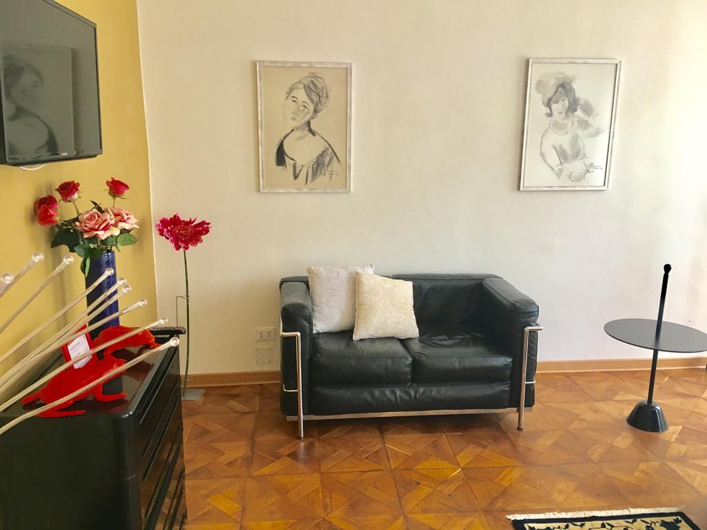 Alla Scalinata Del Teatro Rossetti Parcheggio Trieste Luaran gambar