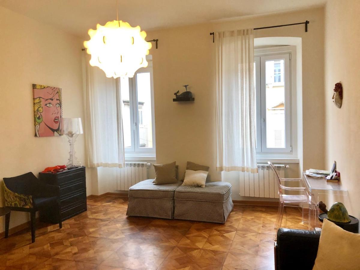 Alla Scalinata Del Teatro Rossetti Parcheggio Trieste Luaran gambar